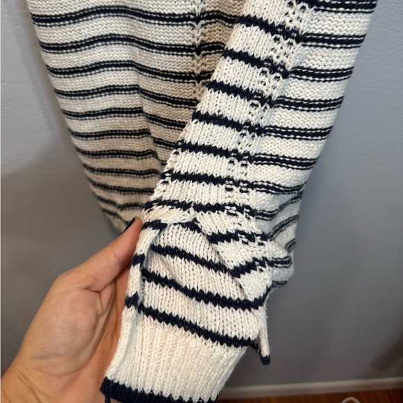 Banana Republic sweater tank - Picture 6 of 7